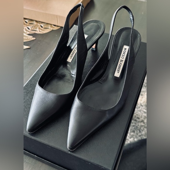 Manolo Blahnik Carolyne 90 - Picture 7 of 12